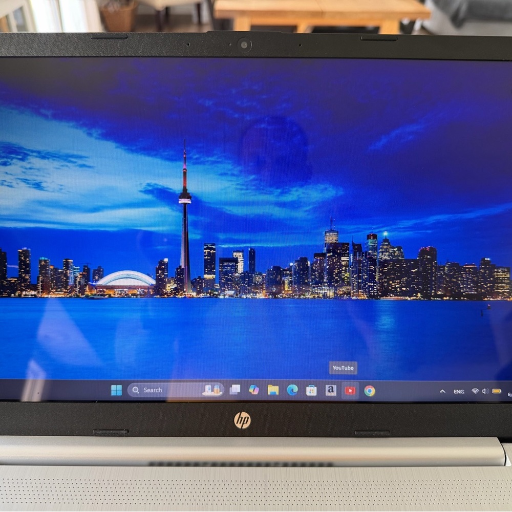 🔥🔥Like New HP Silver and Black 15.6" Laptop with Full-Size Keyboard - Picture 6 of 13